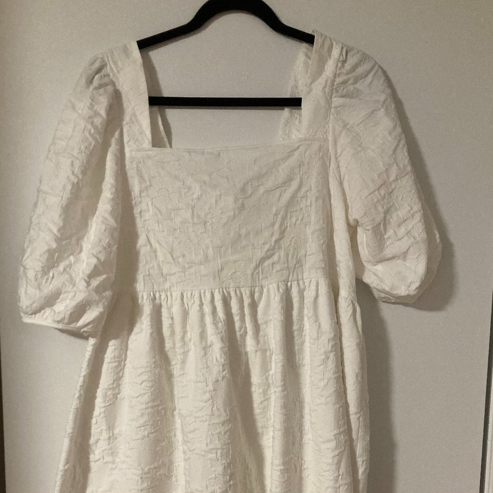 White puff sleeve mini dress